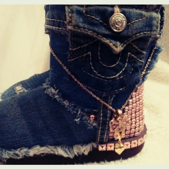 Customized Uggs "TRUGGS" - Picture 4 of 8
